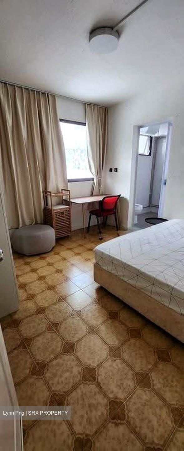 Sembawang Hills Estate (D20), Shop House #637371481